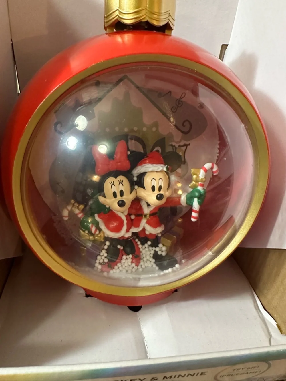 Disney Magic Holiday Mickey And Minnie Mouse Snow Globe NEW - Picture 4 of 10